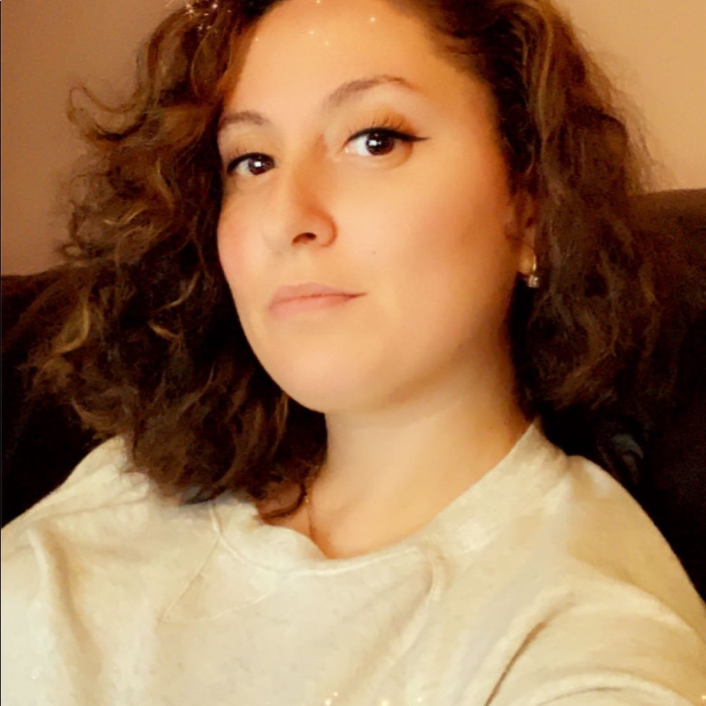 Meet your Posher, Lia